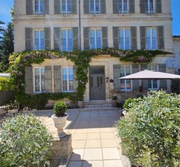 Riberac House | La Maison Chaleureuse