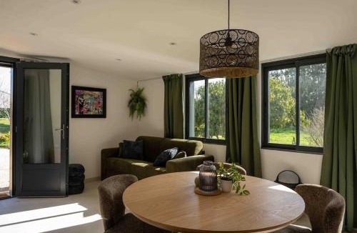 La Fleche House | La Maison Chaplin, modern for 4 people and outdoor area