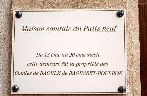 Boulbon Apartment | La Maison comtale du Puit Neuf