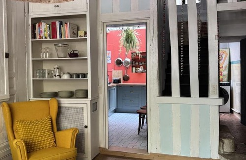Rouen City Centre Apartment | La Maison d'Artiste Familiale