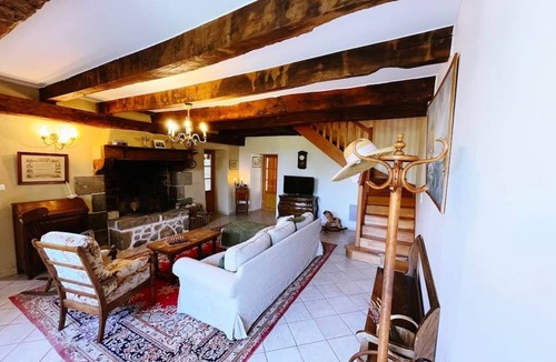 Saint-Remy-du-Plein Bed & Breakfast | La Maison d'Odette: the Hortensia room
