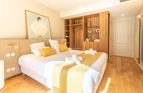 Grand Parc-Paul Doumer Bed & Breakfast | La Maison De Blanche