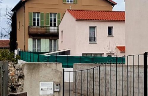 Gardanne Apartment | La Maison de Dannie