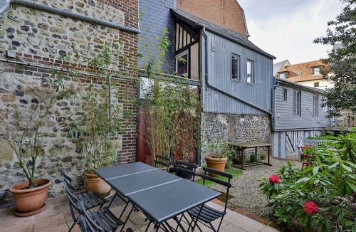 Honfleur House | La Maison de Honfleur, Atypical house, Honfleur center 12P