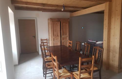 Lapte House | La maison de pierre