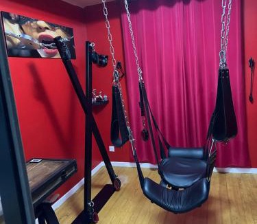 Champigny Villa | La Maison des Plaisirs Love room