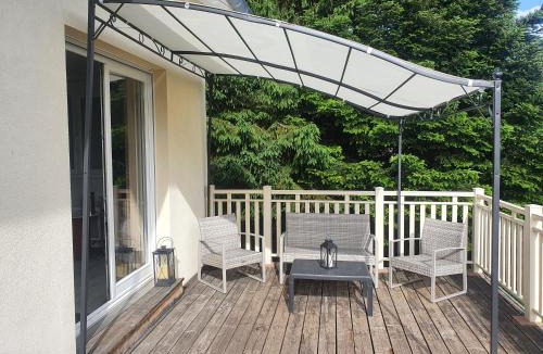 Schorbach House | La Maison des Joel's