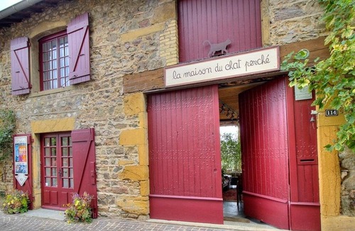 Ternand House | La Maison du Chat Perché