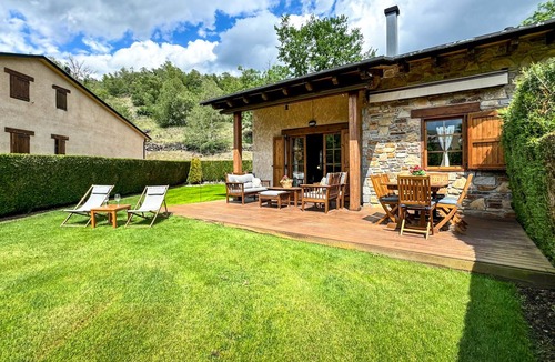 Ur House | La Maison du Fleuve