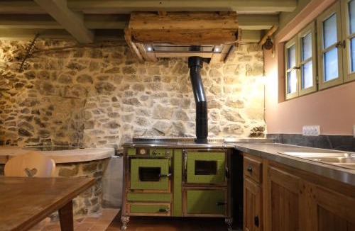 Saint-Cyr-le-Chatoux Villa | La Maison du Père Louis