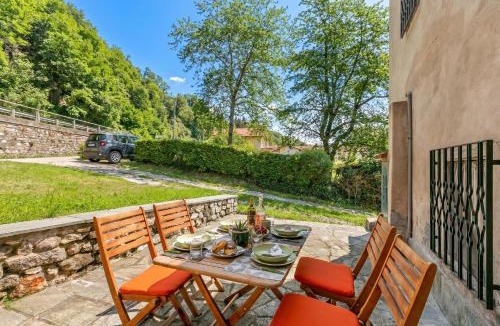 Monvalle Apartment | La Maison Du Lac 50 meters from Lake - Happy Rentals