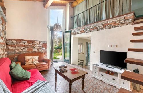Monvalle Apartment | La Maison Du Lac 50 meters from Lake - Happy Rentals