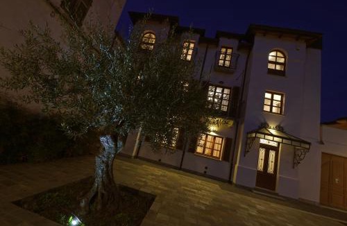 Serralunga d'Alba Apartment | La Maison du Soleil