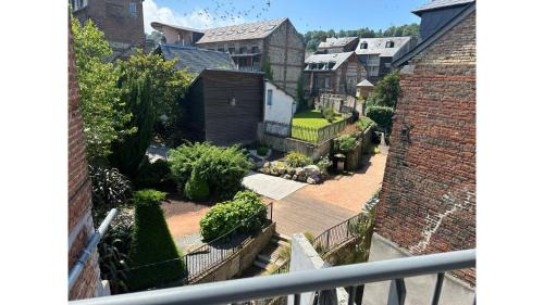 Enclos Bed & Breakfast | La maison du tripot