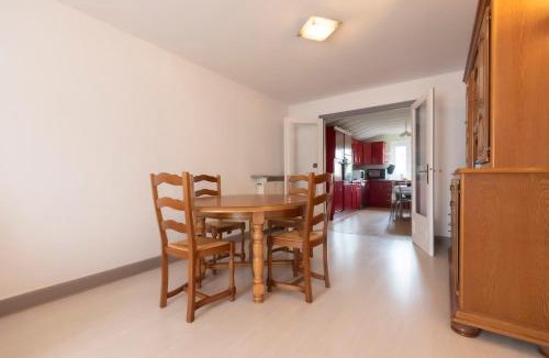 Pierreclos House | La Maison Familiale -Terrasse & Parking Privé