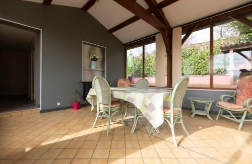 Pierreclos House | La Maison Familiale -Terrasse & Parking Privé