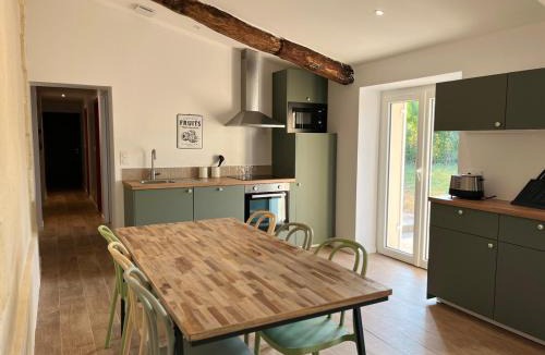 Les Salles-De-Castillon House | La maison du pin