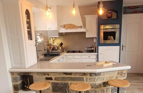 Moelan-sur-Mer House | La Maison Keribin 4*, Luxury traditional self catering cottage with its private Jacuzzi (Min stay 3 nights)
