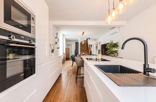 Saint-Remi House | La Maison Opaline