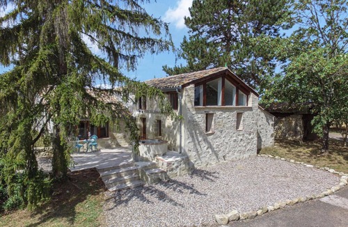 Saint-Maurice-de-Lestapel Villa | La Maison Prunier - Two Bedroom Villa, Sleeps 4