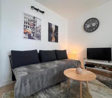 Les Epinettes House | La Maison Secrète EvryProche Paris