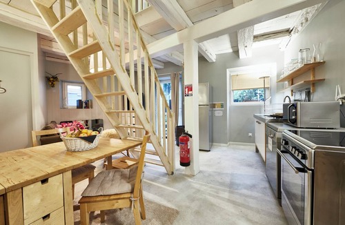 Gertwiller Apartment | La Maisonnette - loft with round bed in wine house - sleeps 4
