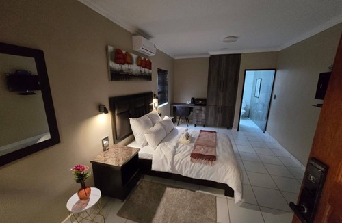 Eldoraigne House | La Majestic Guest Lodge