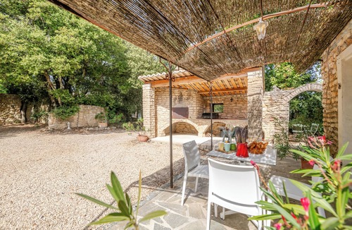 Bonnieux Villa | La Mathilde - Premium Pool Villa Private Tree-Top Adventure
