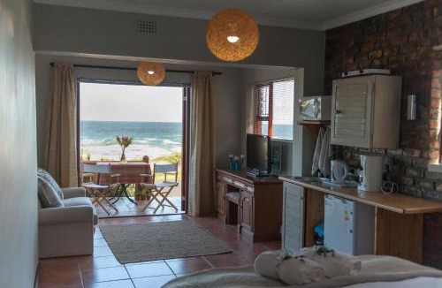 Kleinmond House | La Mer Seafront Selfcatering Accommodation Kleinmond