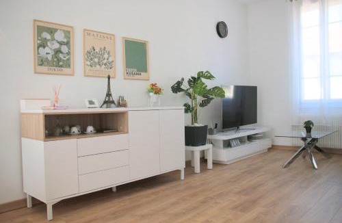 Montmuzard House | La Miranda Dijon