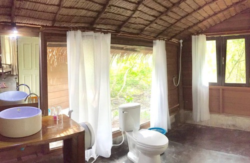 Ranong Hotel | La Ong Lay