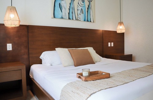 Punta Cancun Hotel | La Palma Beachfront - Self Check In