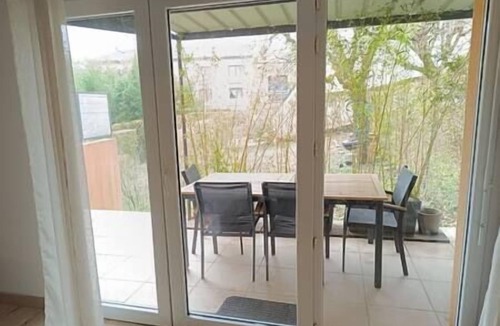 Neuville-sur-Saone House | La parenthèse Neuvilloise Maison Jardin Wifi fibre