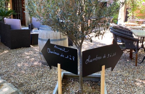 Vergeze Hotel | La Passiflore