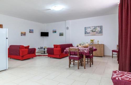Latiano House | La Perla