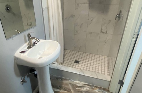 South Gate Hotel | La Perla Motel