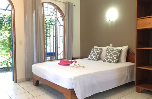 Jaco House | La Perlita