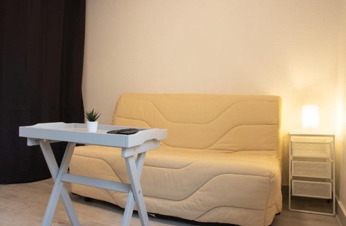 Poitiers Apartment | La Petite Chaume studio lumineux