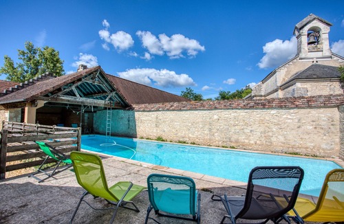 Mayac House | La Petite Cour – Spacious House with Shared Pool in the Heart of Périgord
