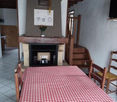 Saint-Vitte-sur-Briance Apartment | La petite ferme de Lucie et Andréa