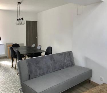 Longue-Jumelles House | LA PETITE MAISON DE TATATE
