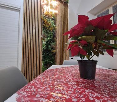 Secondigliano House | La Petite Maison