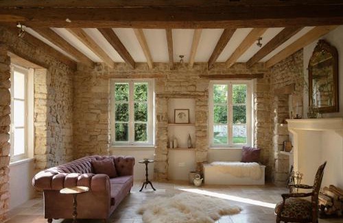 Commentry Villa | La Petite Noble