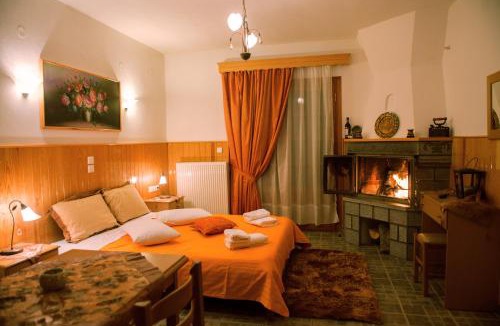Metsovo Apartment | La Petri Studios with Fireplace & View