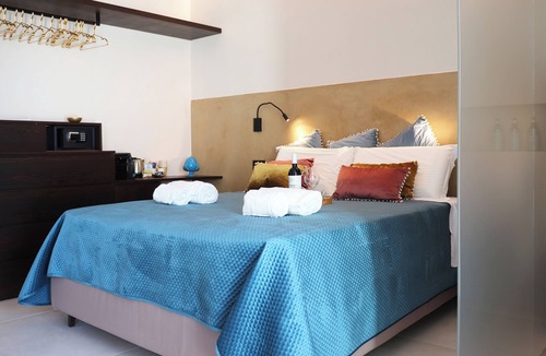 Polignano a Mare Hotel | La Piazzetta, Luxury Charming Balcony Room, a few steps from the beach
