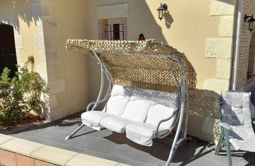 Saint-Pierre-d'Eyraud Villa | La Pierrotine - Large, comfortable villa with swimming pool