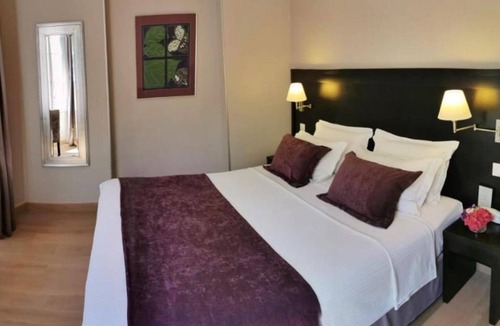 Antibes Old Town Hotel | La Place
