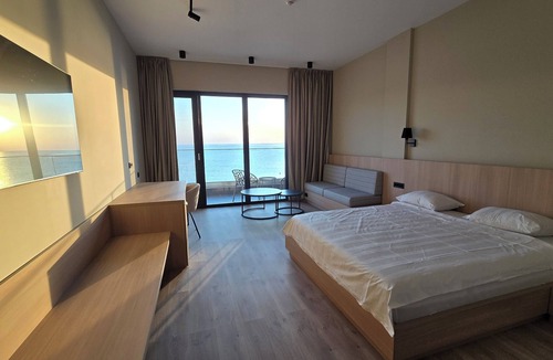 Mangalia Bed & Breakfast | La Plage Boutique