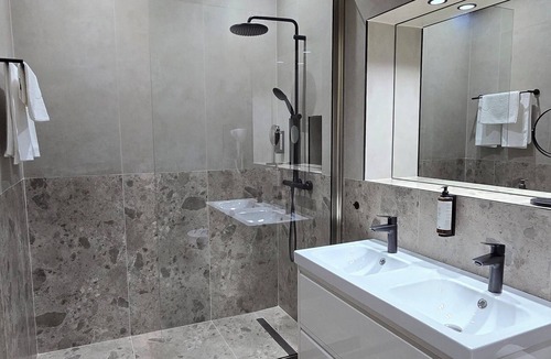 Mangalia Bed & Breakfast | La Plage Boutique
