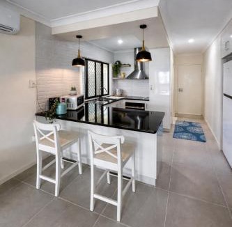 Dolphin Heads Apartment | La Plage Cabane